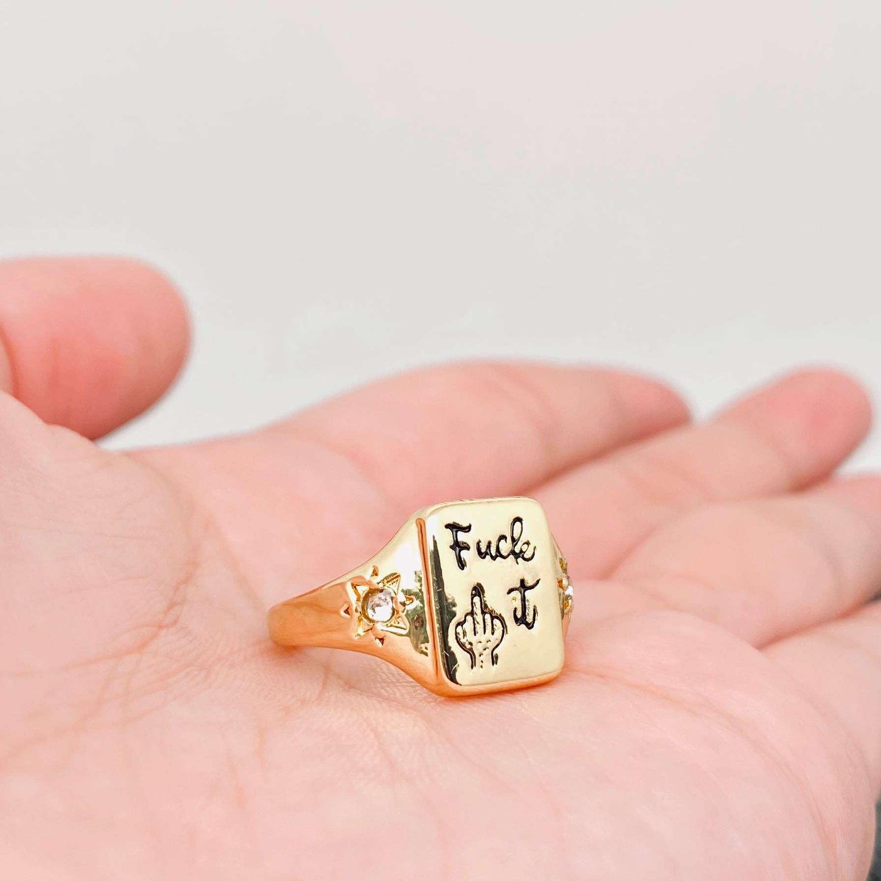 'Fuck it' Square Ring