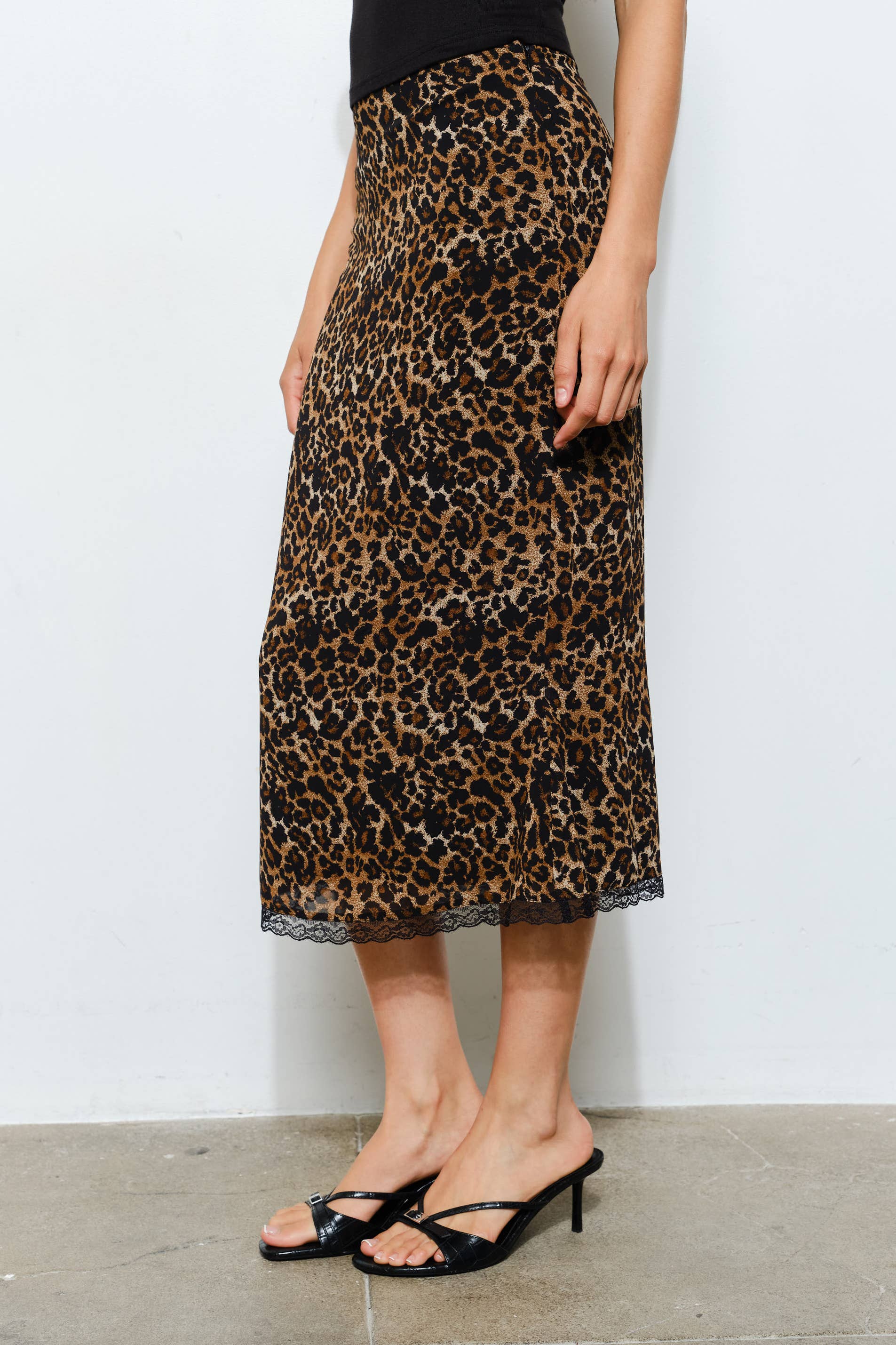 VALENCIA MIDI SKIRT - Flirty, Chic, Trendy