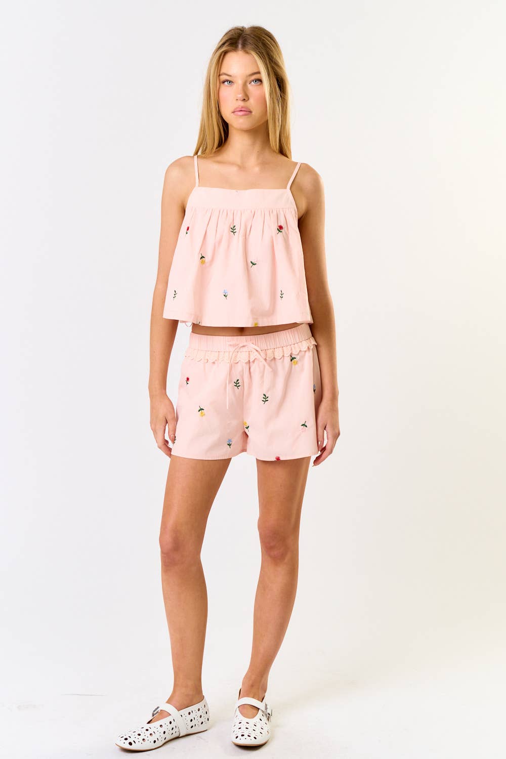 FLORAL EMBROIDERY ELASTIC WAISTBAND SHORTS