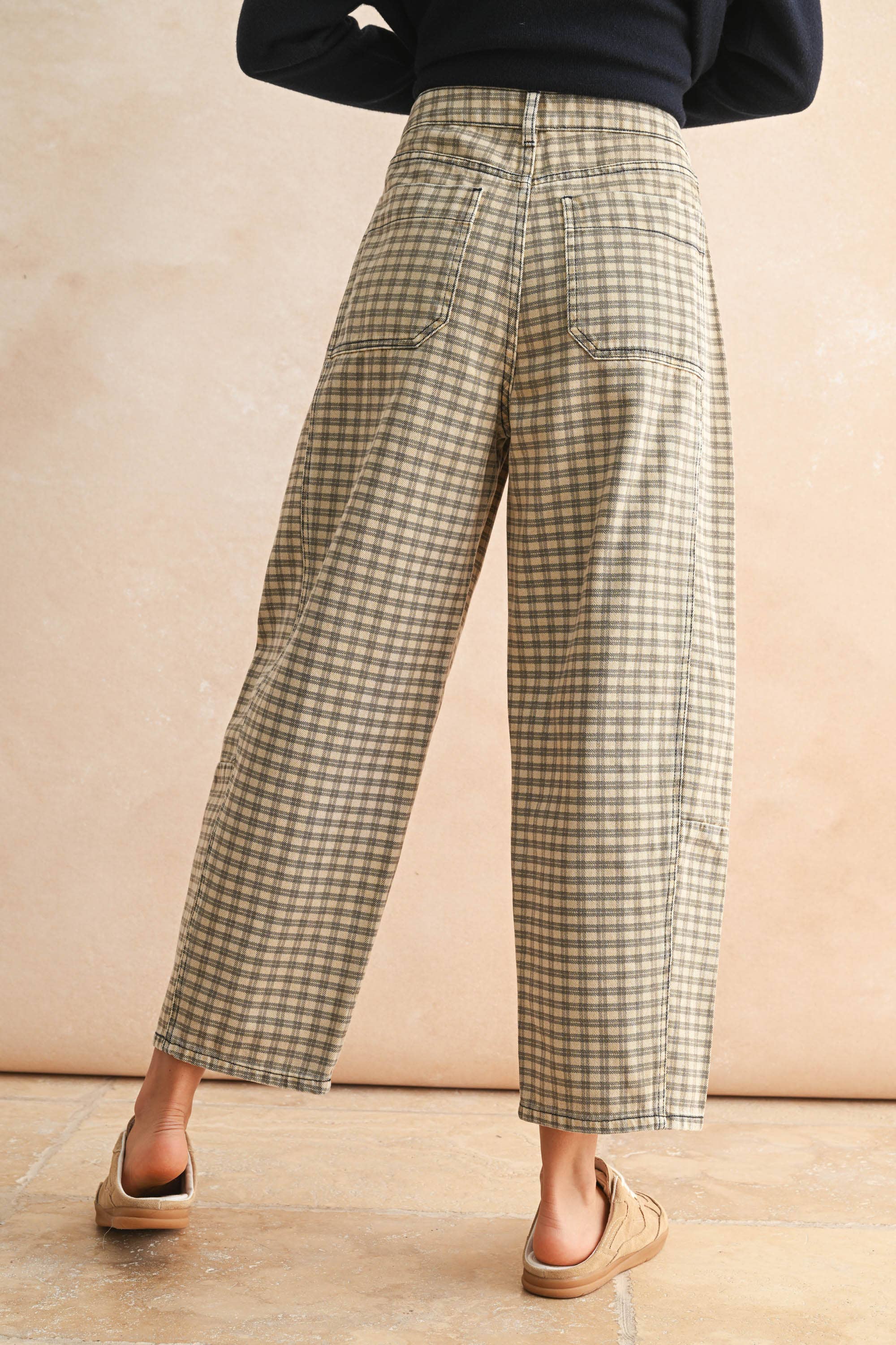Molly MINI CHECKER PATTERN BARREL PANTS