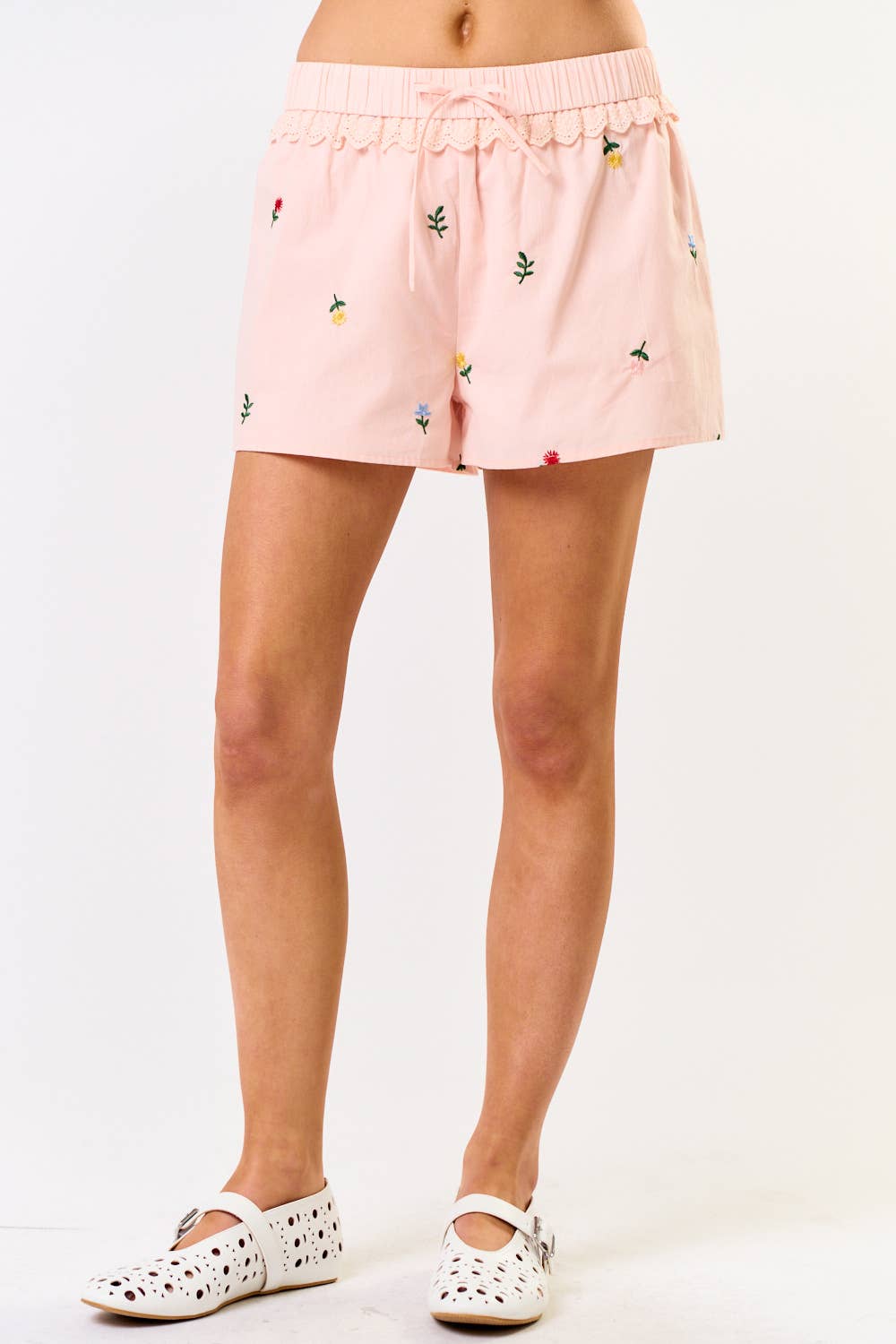 FLORAL EMBROIDERY ELASTIC WAISTBAND SHORTS