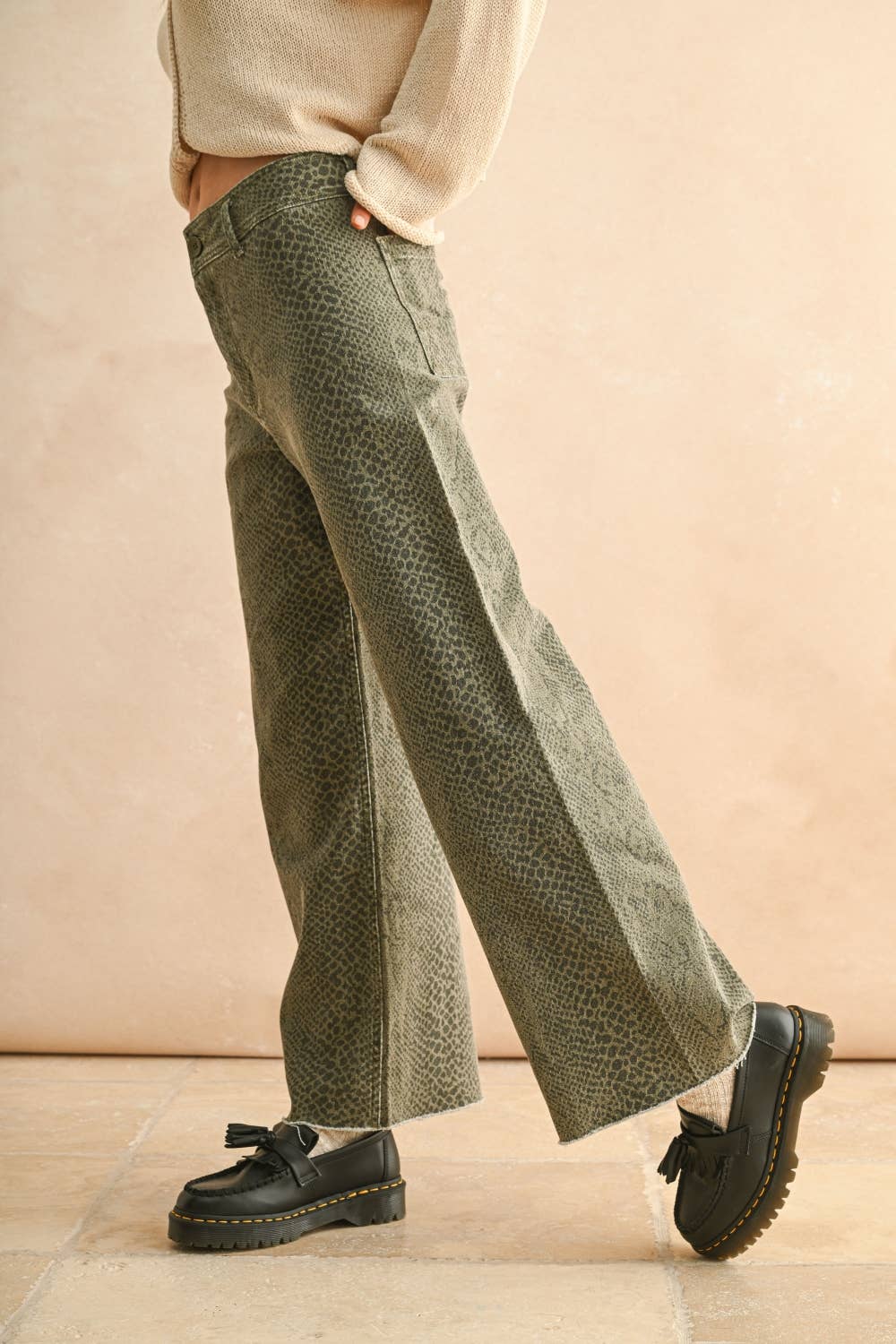 Adria SNAKE PRINT PANTS