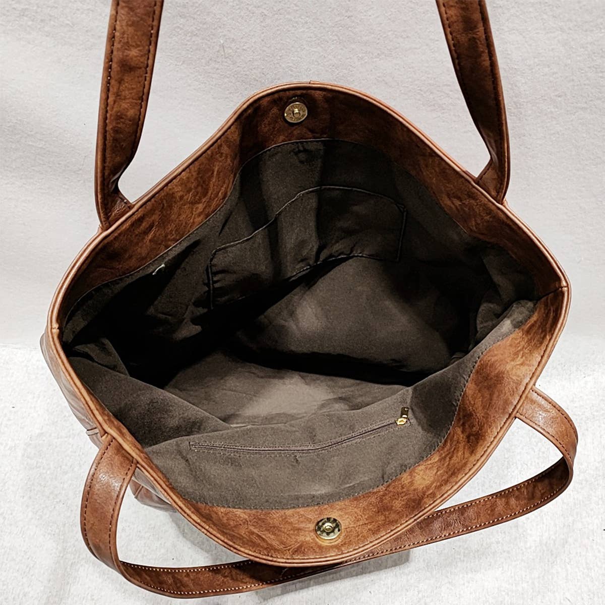 WOMEN RIVET CONTRAST SPLICING ONE SHOULDER HANDBAG