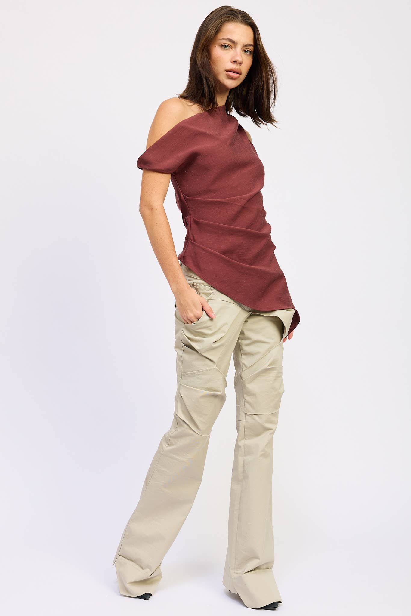 ASYMETRICAL OFF SHOULDER RUCHED TOP