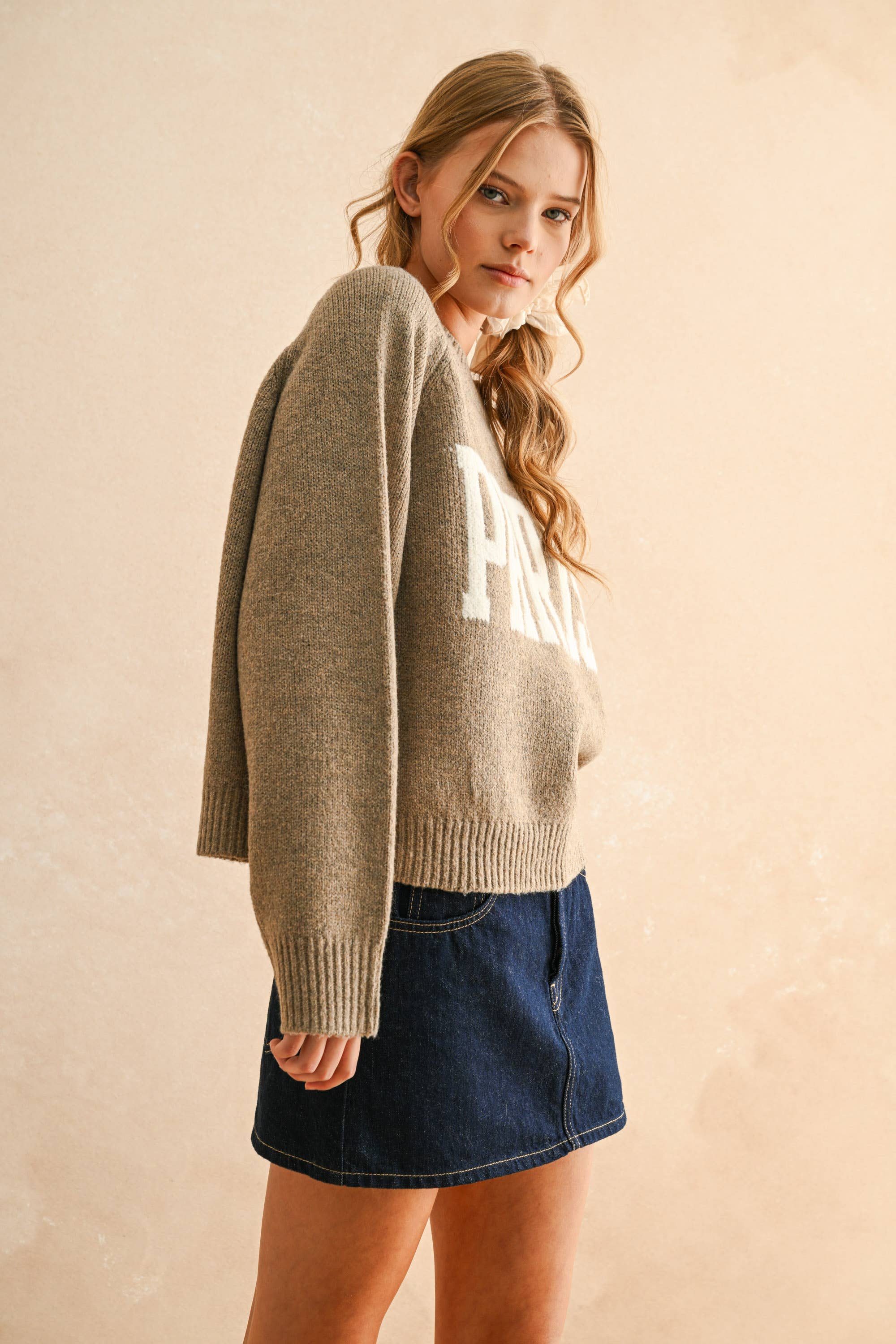 Atlas LETTER FRONT SWEATER TOP