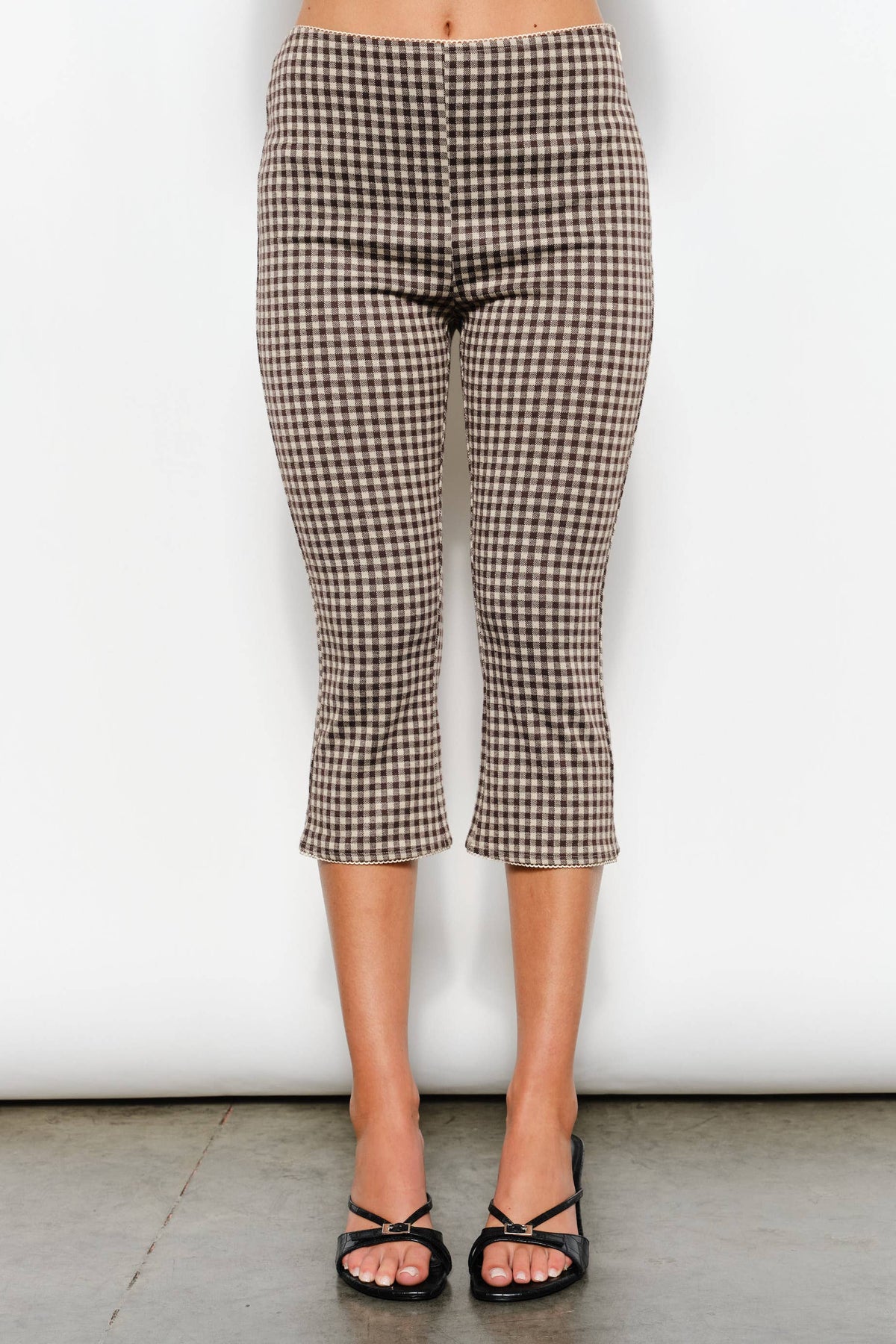 KYLIE GINGHAM CAPRI PANTS