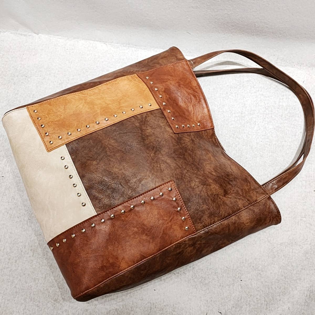 WOMEN RIVET CONTRAST SPLICING ONE SHOULDER HANDBAG