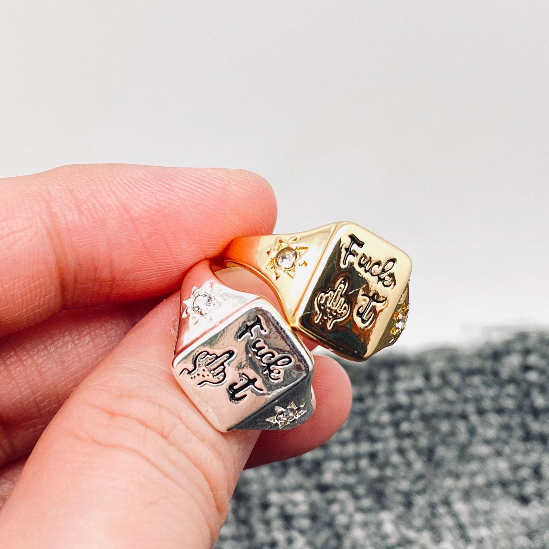 'Fuck it' Square Ring