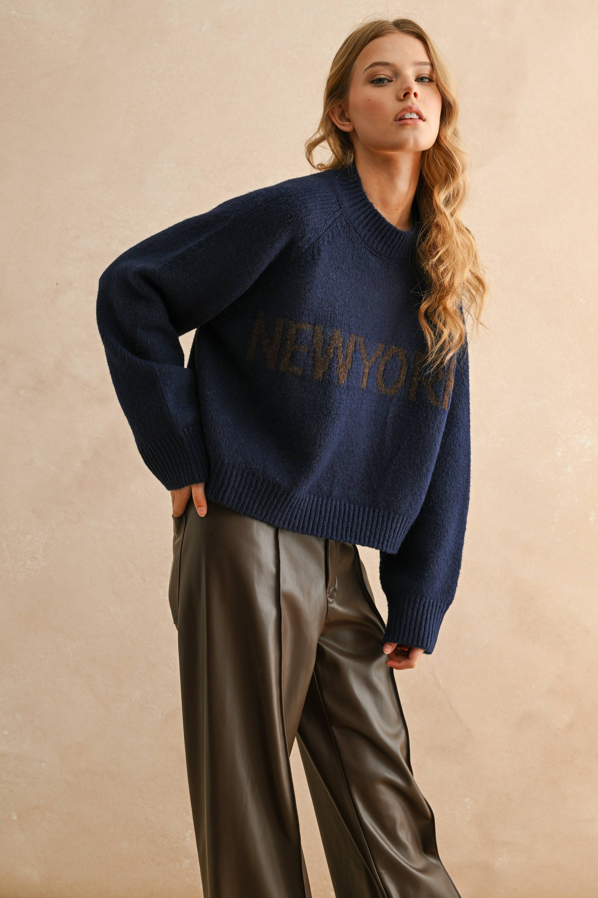 Atlas LETTER FRONT SWEATER TOP
