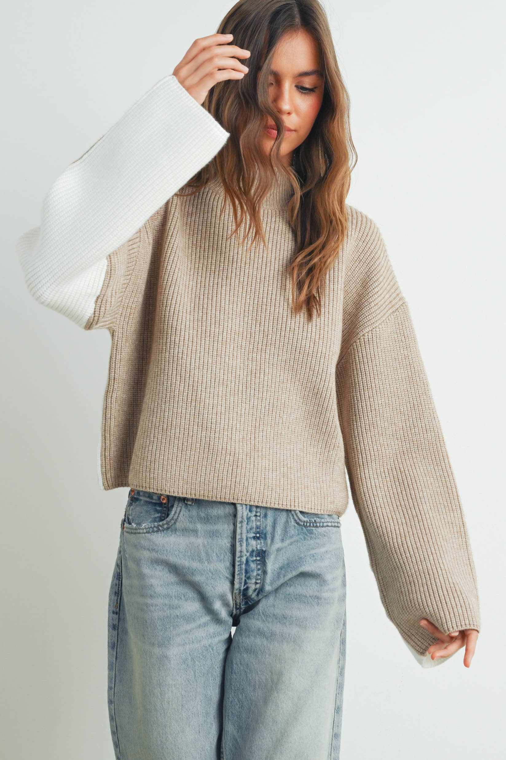 Gianna TWO-TONED TURTLENECK SWEATER